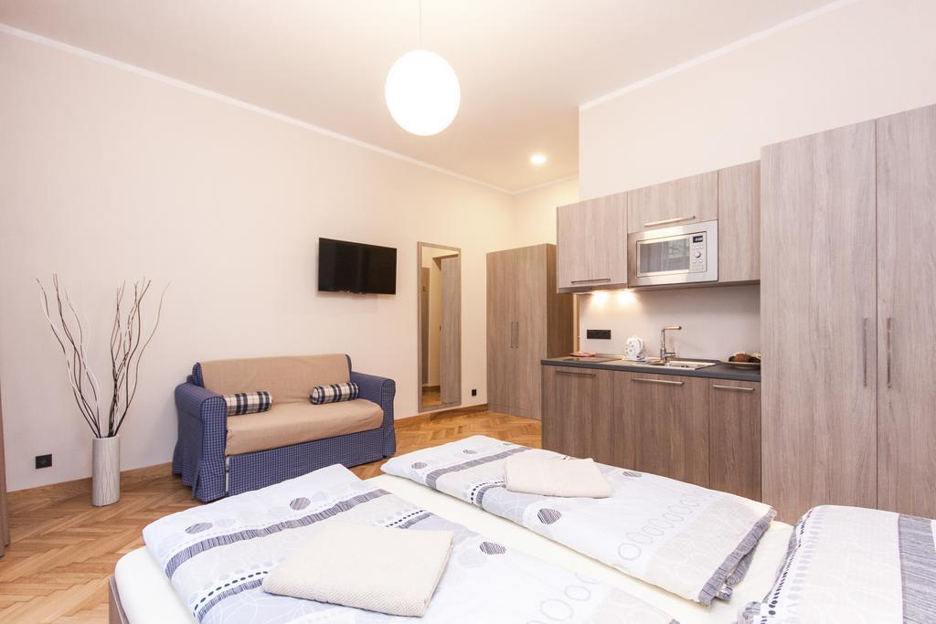 Manesova Astra Apartment Praha Ruang foto