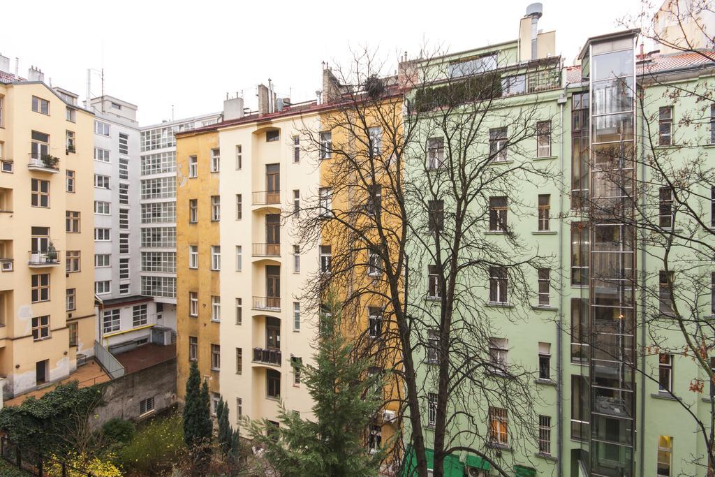 Manesova Astra Apartment Praha Ruang foto