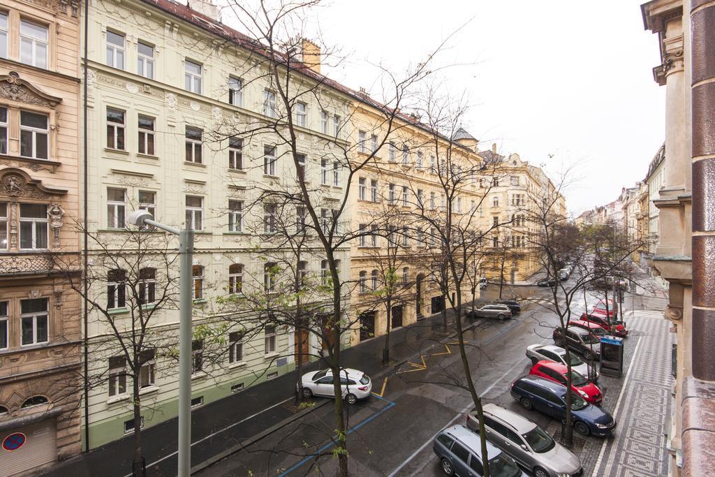Manesova Astra Apartment Praha Ruang foto
