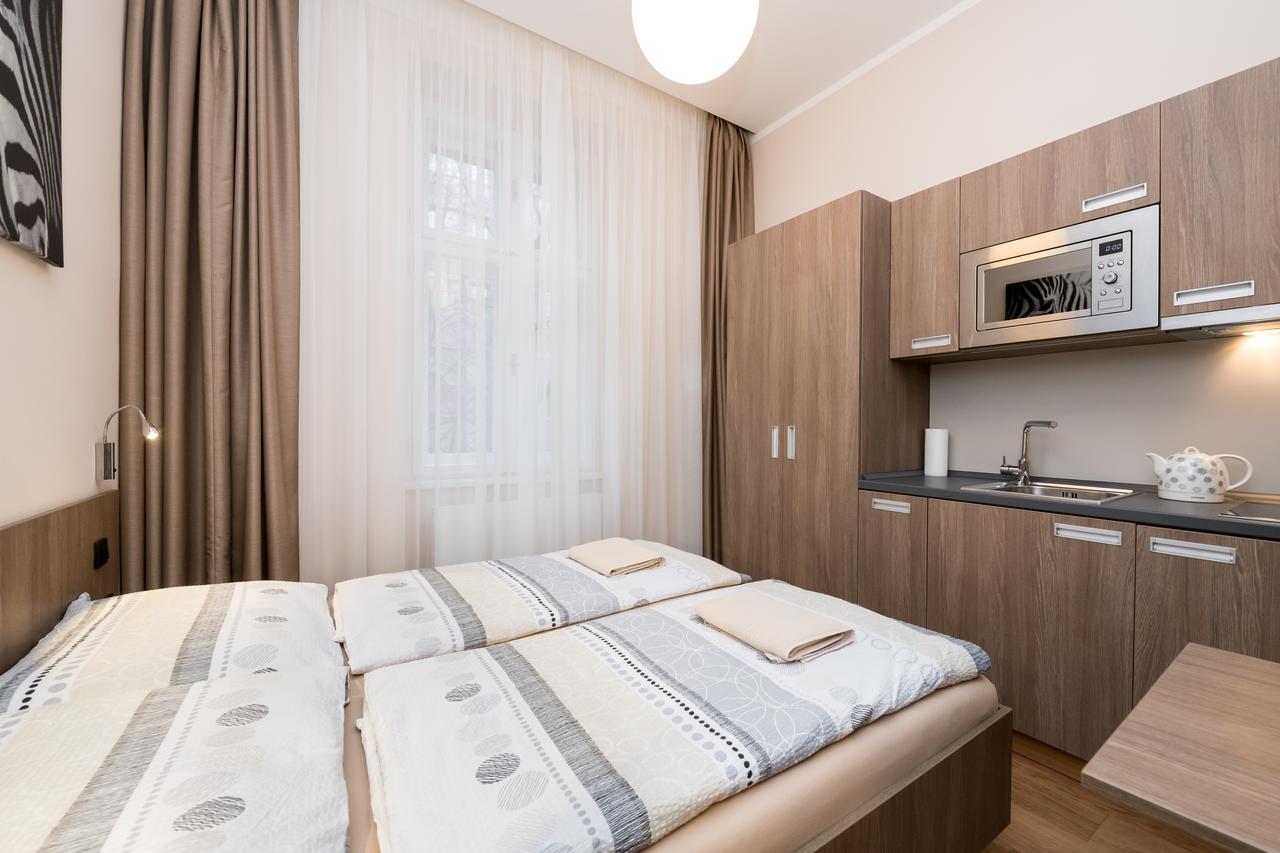 Manesova Astra Apartment Praha Bagian luar foto