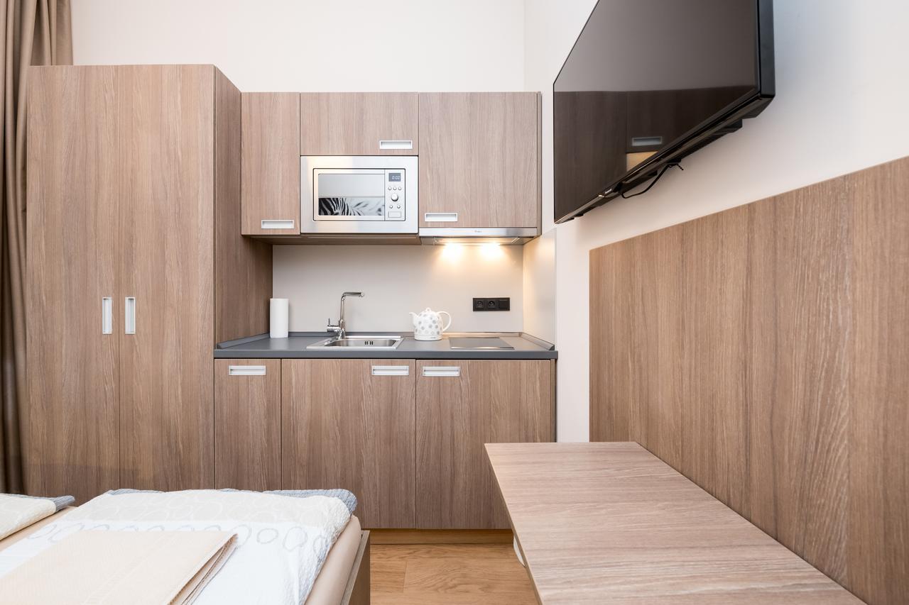 Manesova Astra Apartment Praha Bagian luar foto